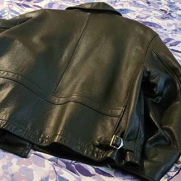 Men's Leather Jacket - Picture 6 of 8